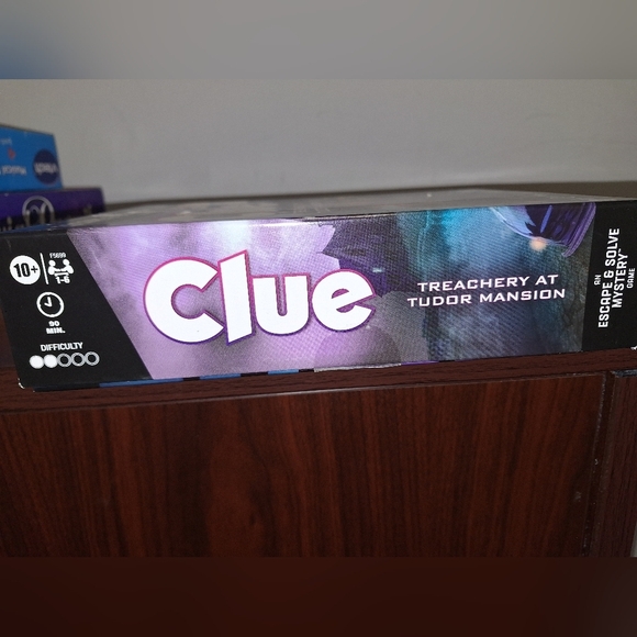 A Hasbro Clue Treachery at Tudor Mansion. Pre-owned but in good shape. Complete - Picture 5 of 9